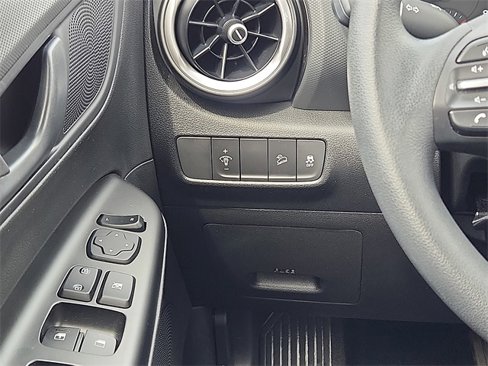 Certified 2023 Hyundai Kona SE image 12