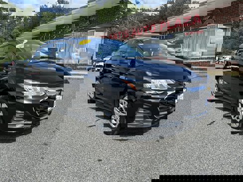 Used 2019 Chevrolet Cruze LS image 3