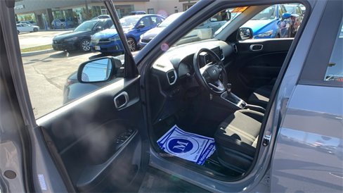Used 2023 Hyundai Venue SEL image 9
