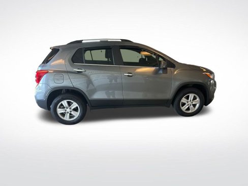 Used 2020 Chevrolet Trax LT w/ Driver Confidence Package image 8