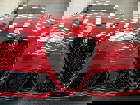 Used 2017 Alfa Romeo Giulia Quadrifoglio image 13