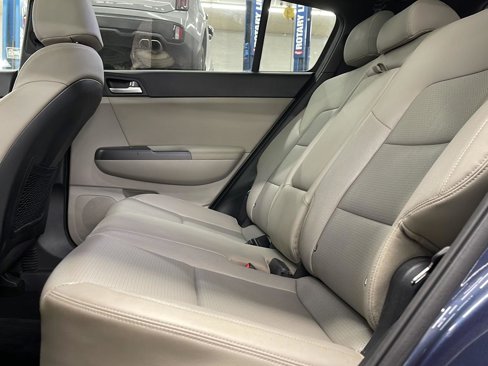 Used 2020 Kia Sportage S w/ S Sunroof Package image 8