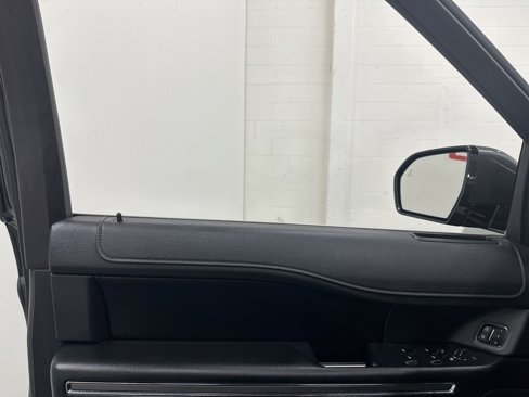 Used 2018 Ford Expedition XLT w/ Equipment Group 202A image 38