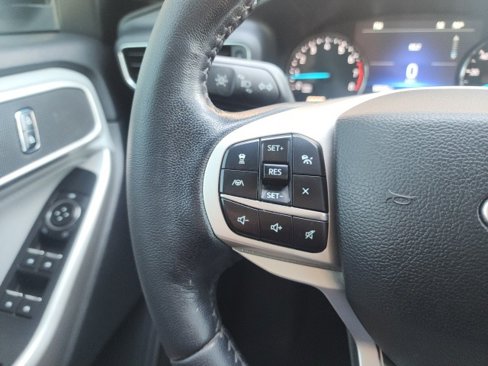 Used 2022 Ford Explorer XLT w/ Equipment Group 202A image 34