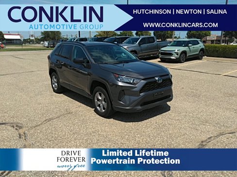 Used 2022 Toyota RAV4 LE image 1
