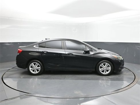 Used 2017 Chevrolet Cruze LT image 26
