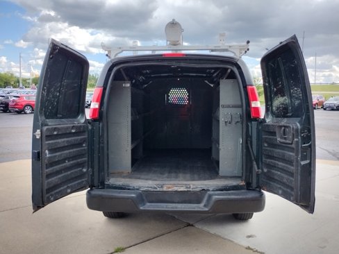 Used 2016 Chevrolet Express 2500 image 19