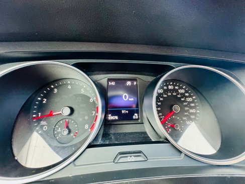 Used 2019 Volkswagen Tiguan SE image 22