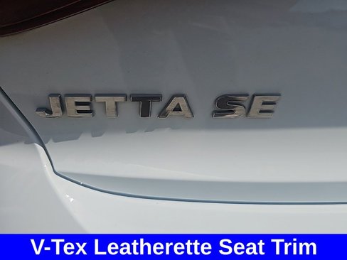 Used 2017 Volkswagen Jetta SE image 10