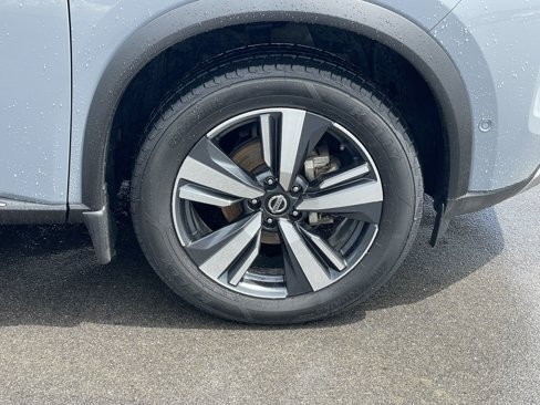 Used 2021 Nissan Rogue Platinum image 11