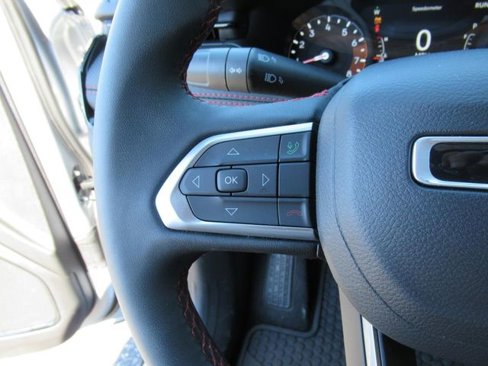 Used 2024 Jeep Compass Trailhawk image 19