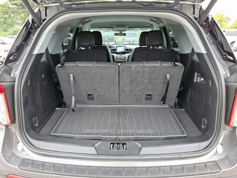 Certified 2023 Ford Explorer XLT w/ Equipment Group 202A image 29