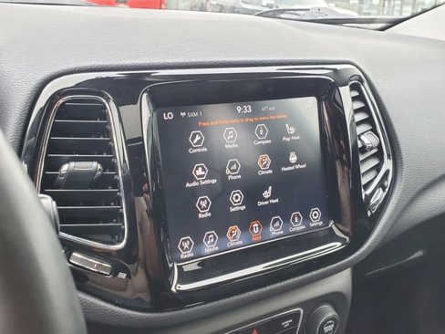 Used 2018 Jeep Compass Limited image 26