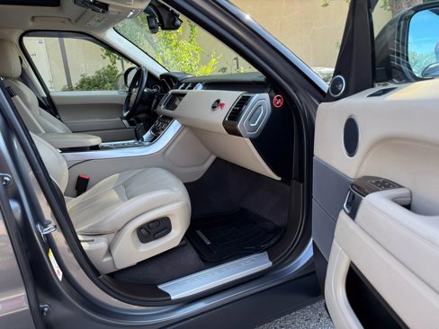 Used 2014 Land Rover Range Rover Sport HSE image 26