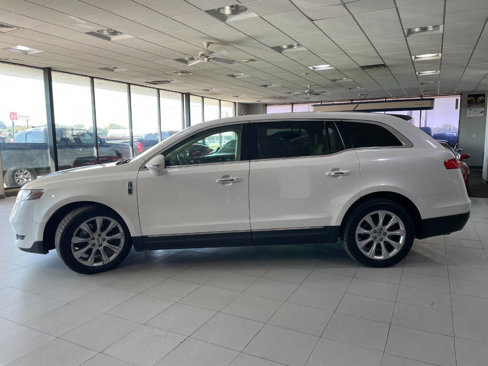 Used 2013 Lincoln MKT AWD image 4