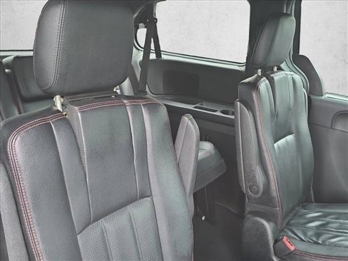 Used 2019 Dodge Grand Caravan GT image 22