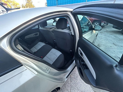 Used 2014 Chevrolet Cruze LS image 8