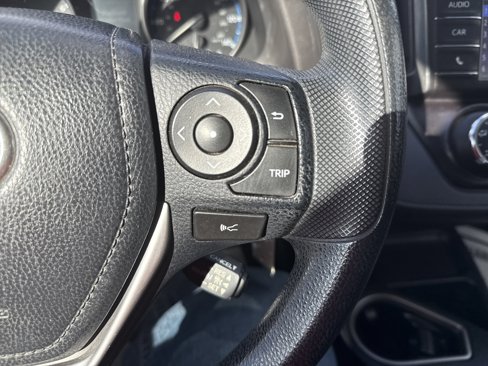 Used 2017 Toyota RAV4 LE image 28