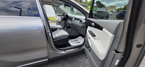 Used 2019 Kia Sorento SX w/ SX Touring Package image 11