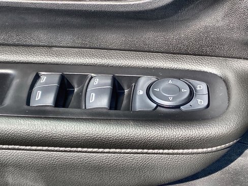 Used 2024 GMC Terrain SLE image 23