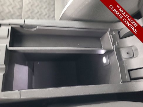Used 2023 Chevrolet Equinox LT w/ Driver Convenience Package image 17