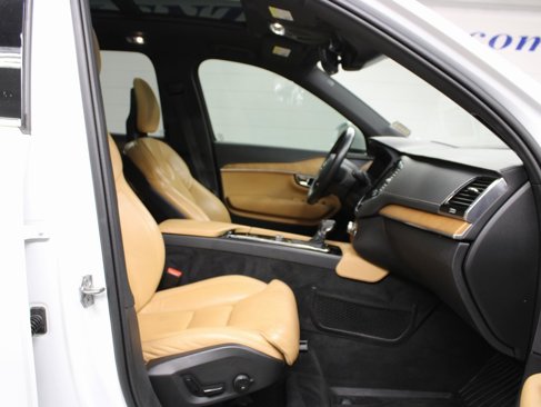 Used 2020 Volvo XC90 T6 Inscription w/ Protection Package Premier image 28