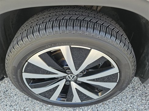 Certified 2024 Volkswagen Taos SE image 24