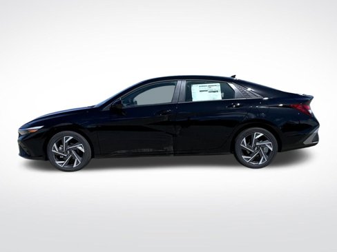 New 2025 Hyundai Elantra Sport image 9