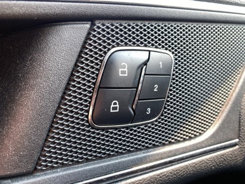 Used 2017 Ford Edge Titanium w/ Technology Package image 19