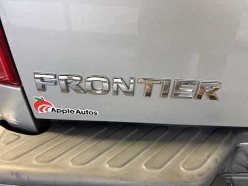 Used 2016 Nissan Frontier SV image 9