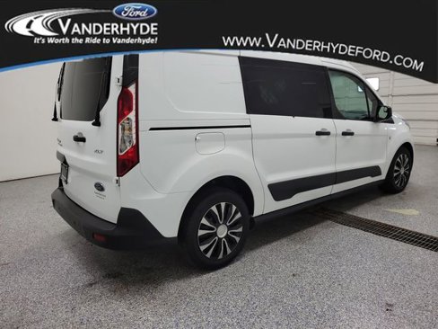 Used 2022 Ford Transit Connect XLT image 3
