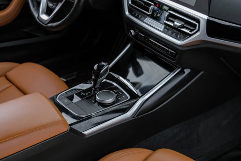 Used 2022 BMW 230i Coupe w/ Premium Package image 18