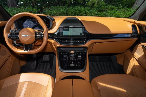 Used 2025 Aston Martin DBX 707 image 19