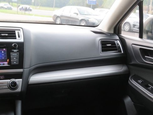 Used 2019 Subaru Outback 2.5i image 28