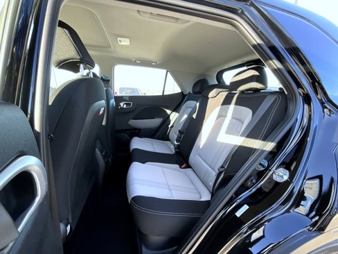 New 2025 Hyundai Venue SEL image 12