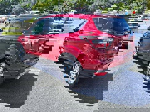 Used 2018 Ford Escape SE image 4