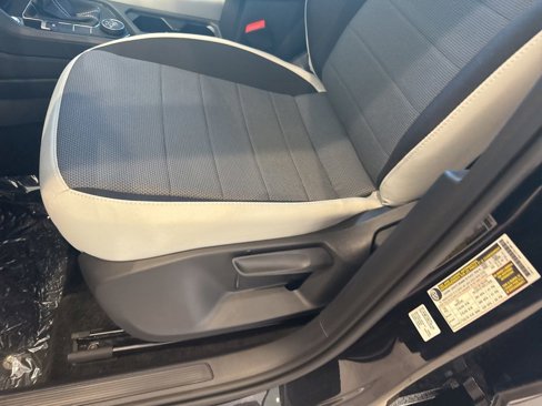 New 2025 Volkswagen Taos S image 19