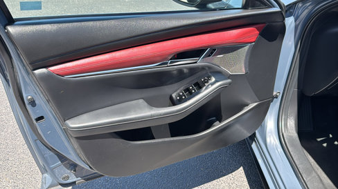 Used 2020 MAZDA MAZDA3 Hatchback w/ Premium Package image 10