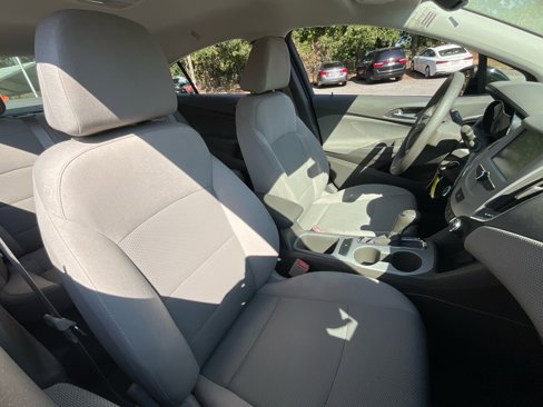 Used 2018 Chevrolet Cruze LS image 17