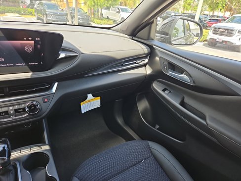 New 2025 Buick Envista Preferred image 11