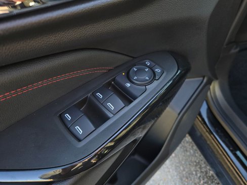 Used 2025 Chevrolet Trax RS w/ Sunroof Package image 11