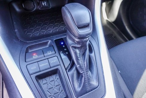 Used 2019 Toyota RAV4 LE image 24