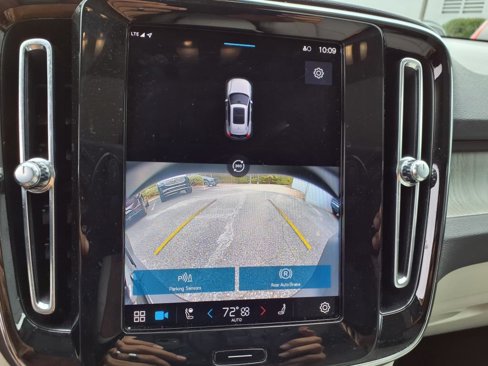 Certified 2023 Volvo XC40 B5 Plus w/ Driver Assist Package image 21