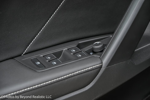Used 2024 Volkswagen Tiguan SE w/ Panoramic Sunroof Package image 24