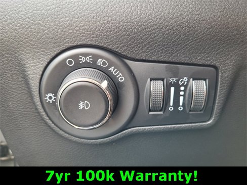 Used 2023 Jeep Compass Limited image 21