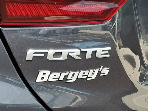 Used 2023 Kia Forte GT-Line image 31