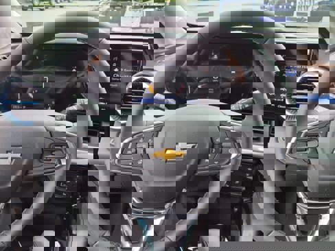 New 2025 Chevrolet Trax LT w/ Driver Confidence Package image 7
