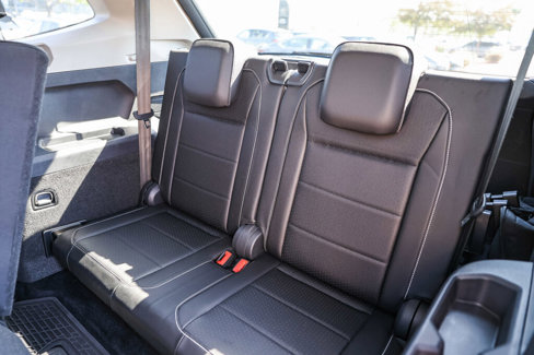 Used 2021 Volkswagen Tiguan SEL w/ 3rd Row Seat Package image 9