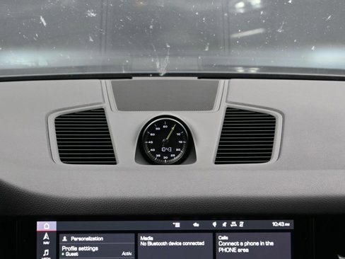 Certified 2020 Porsche Cayenne E-Hybrid w/ Premium Plus Package image 22