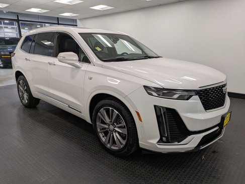 Used 2022 Cadillac XT6 Premium Luxury w/ Technology Package image 3